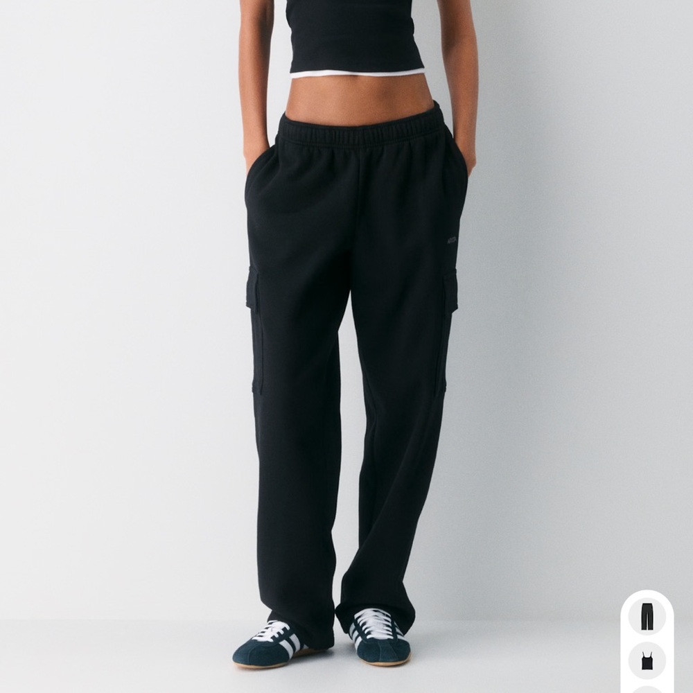 Aritzia Cozy Sweatfleece Mega Cargo™ Sweatpant black